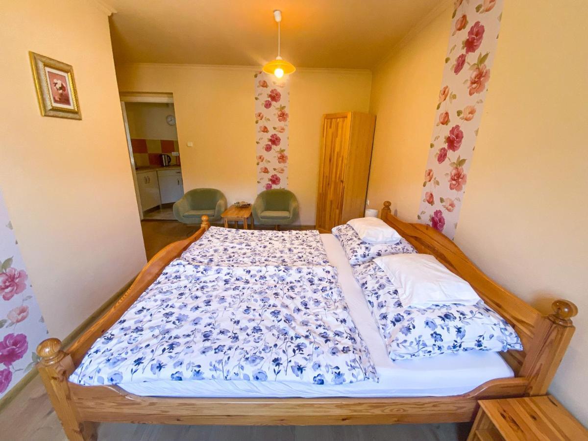Hotel István Vendégház Eger Esterno foto