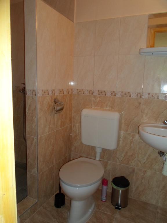 Hotel István Vendégház Eger Esterno foto